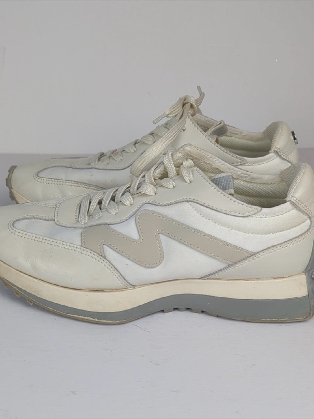 Steve Madden retro inspired campo sneakers size 6 NEW